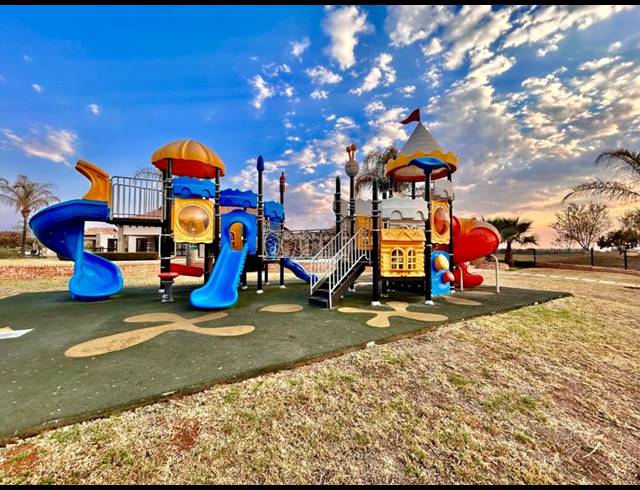 LAND FOR SALE IN THE ISLANDS ESTATES